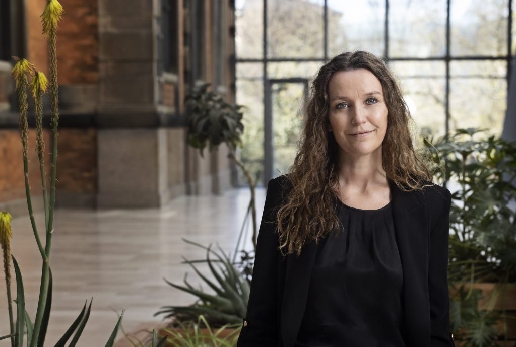 Lene-Tanggaard-fotograf-Lisbeth-Holten-scaled-aspect-ratio-348-234