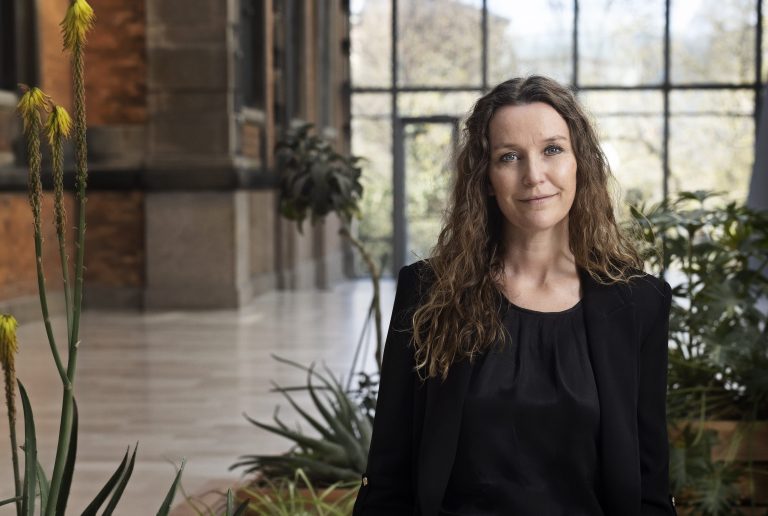 Lene-Tanggaard-fotograf-Lisbeth-Holten-scaled-aspect-ratio-348-234