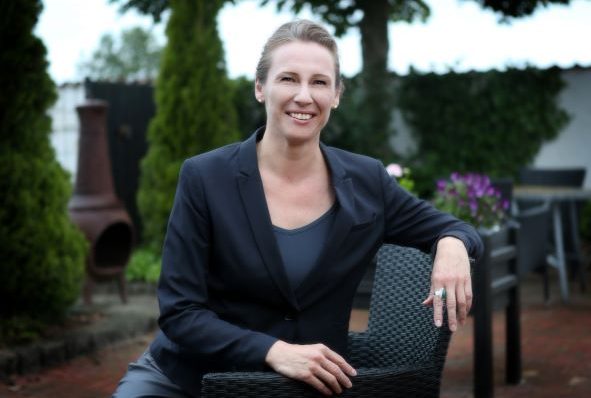 Dorthe-Schmittroth2b-aspect-ratio-348-234