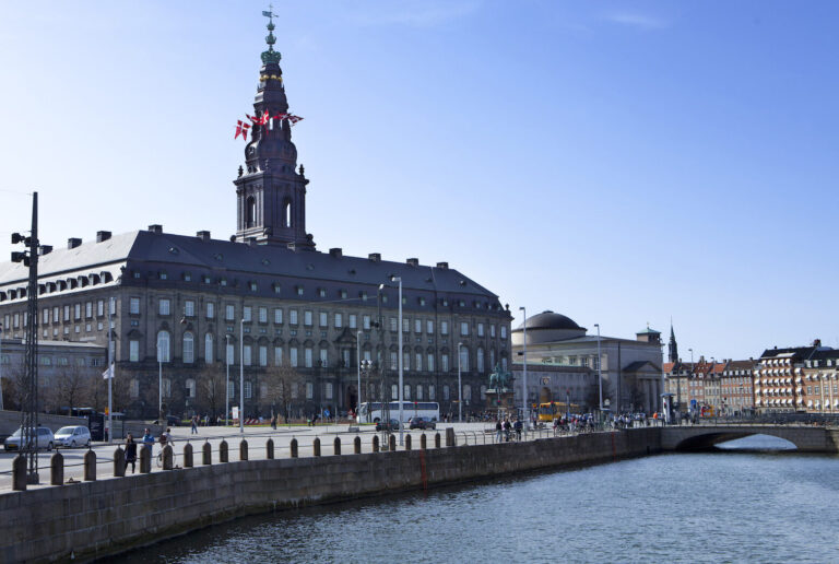 Folketinget-2mb-aspect-ratio-348-234