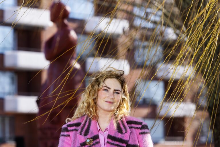 emmapaaske06-2-scaled-aspect-ratio-348-234