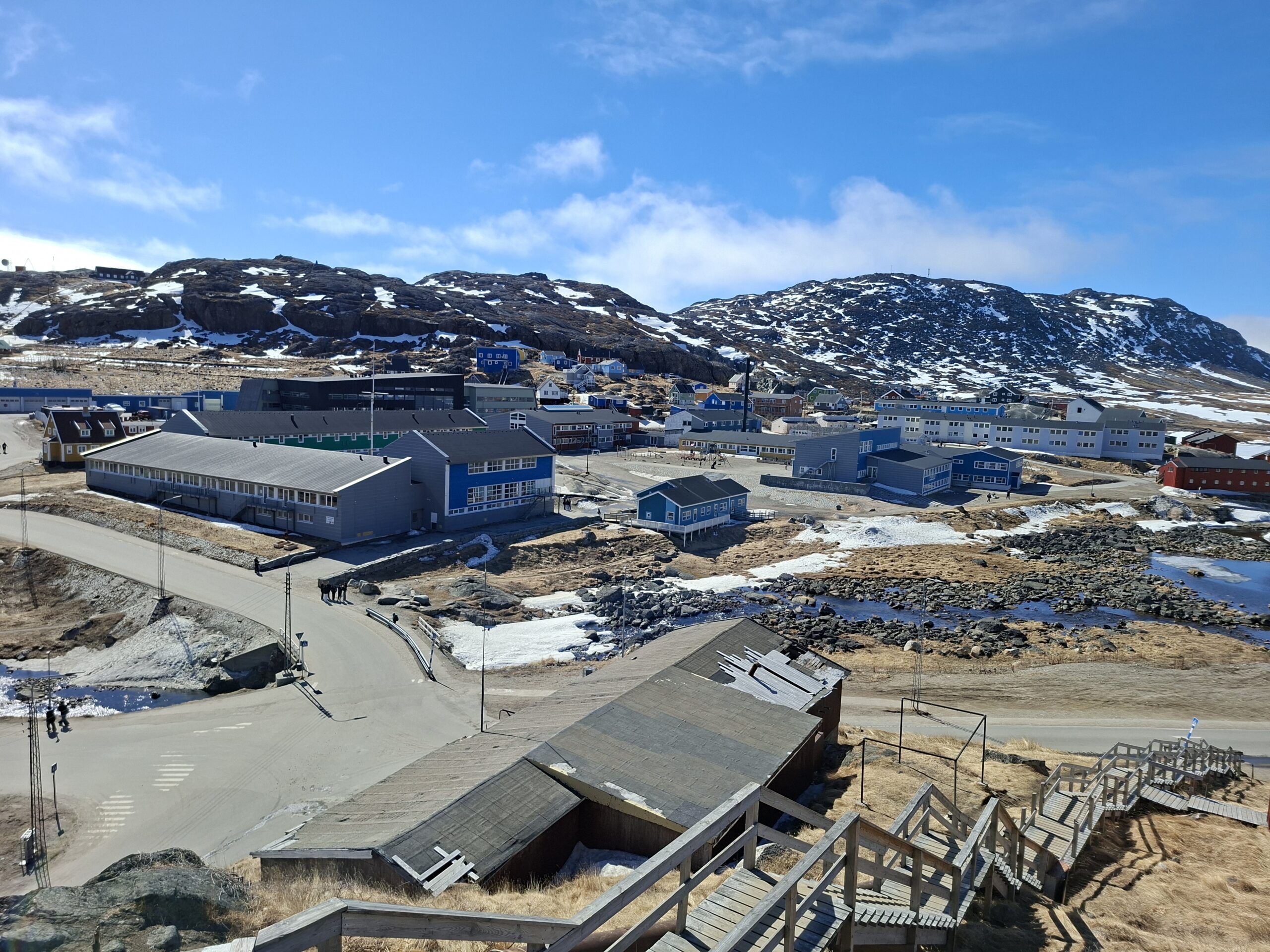 Udsigt over folkeskolen og GUX fra Panoramatrappen